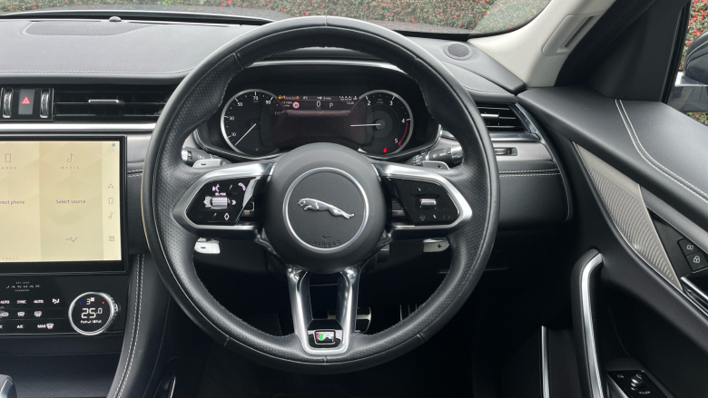 Jaguar F-Pace 2.0 D200 R-Dynamic Black 5dr Auto AWD Diesel Estate